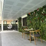 Hotel Sam *